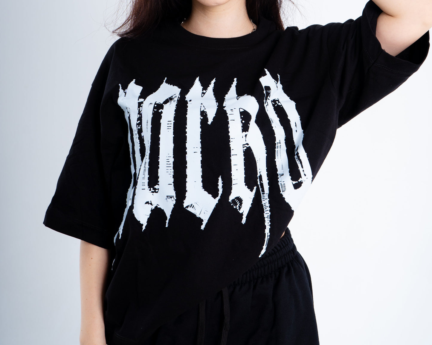 Camiseta Negra Boxy Fit White Lettering